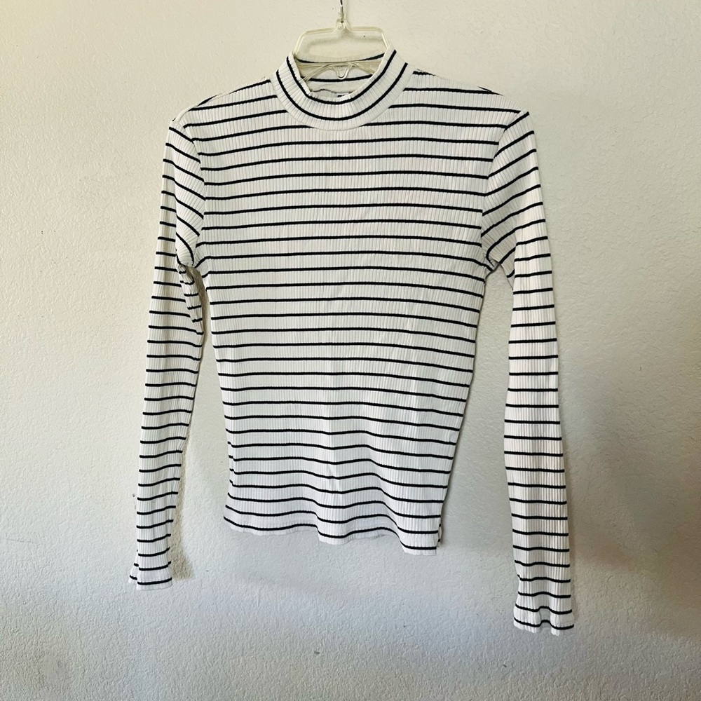 Uniqlo White Long-Sleeve Ribbed Mock Neck Top with Black Stripes